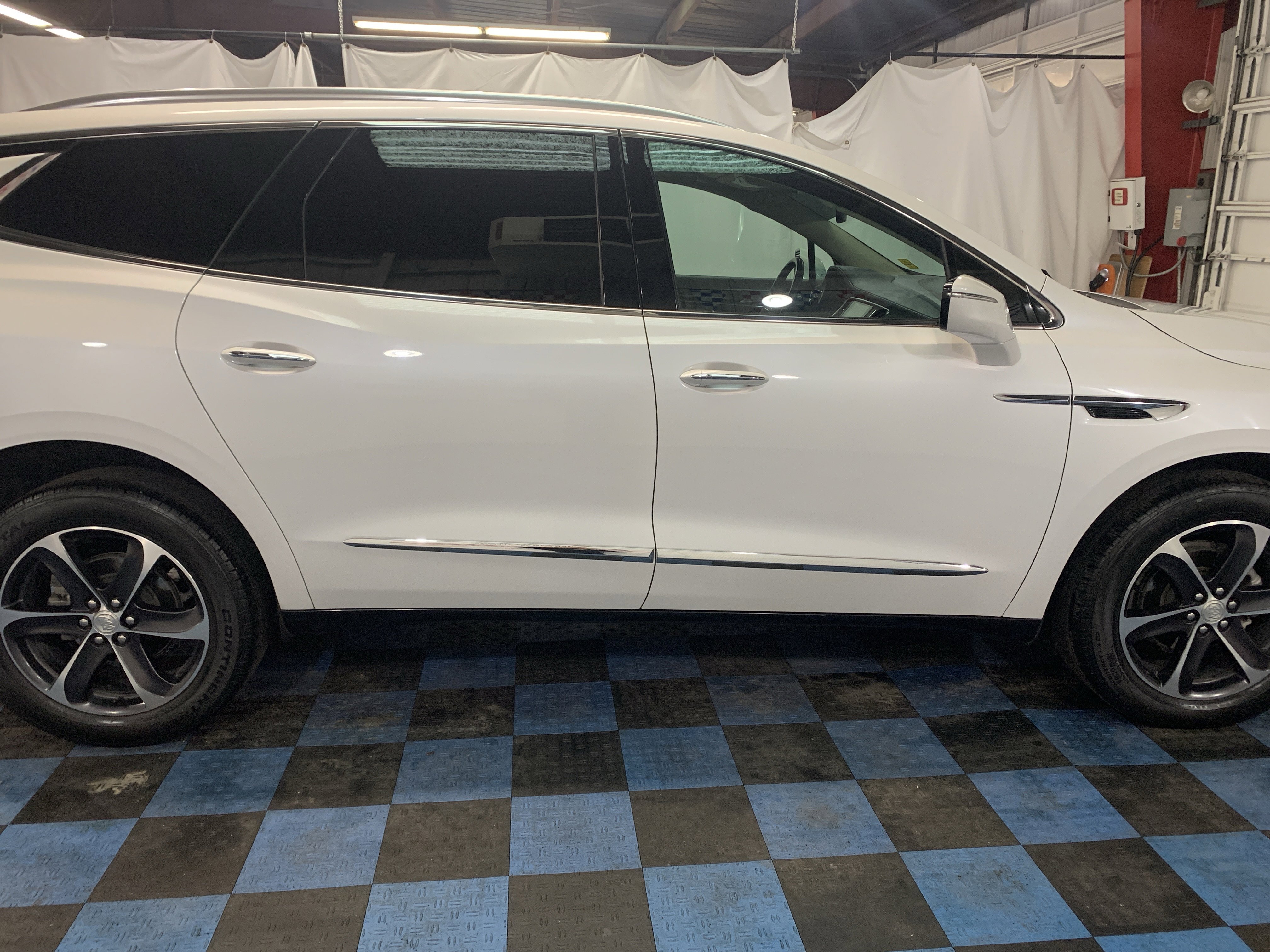 Used 2022 Buick Enclave Essence w/ Sport Touring Edition image 6