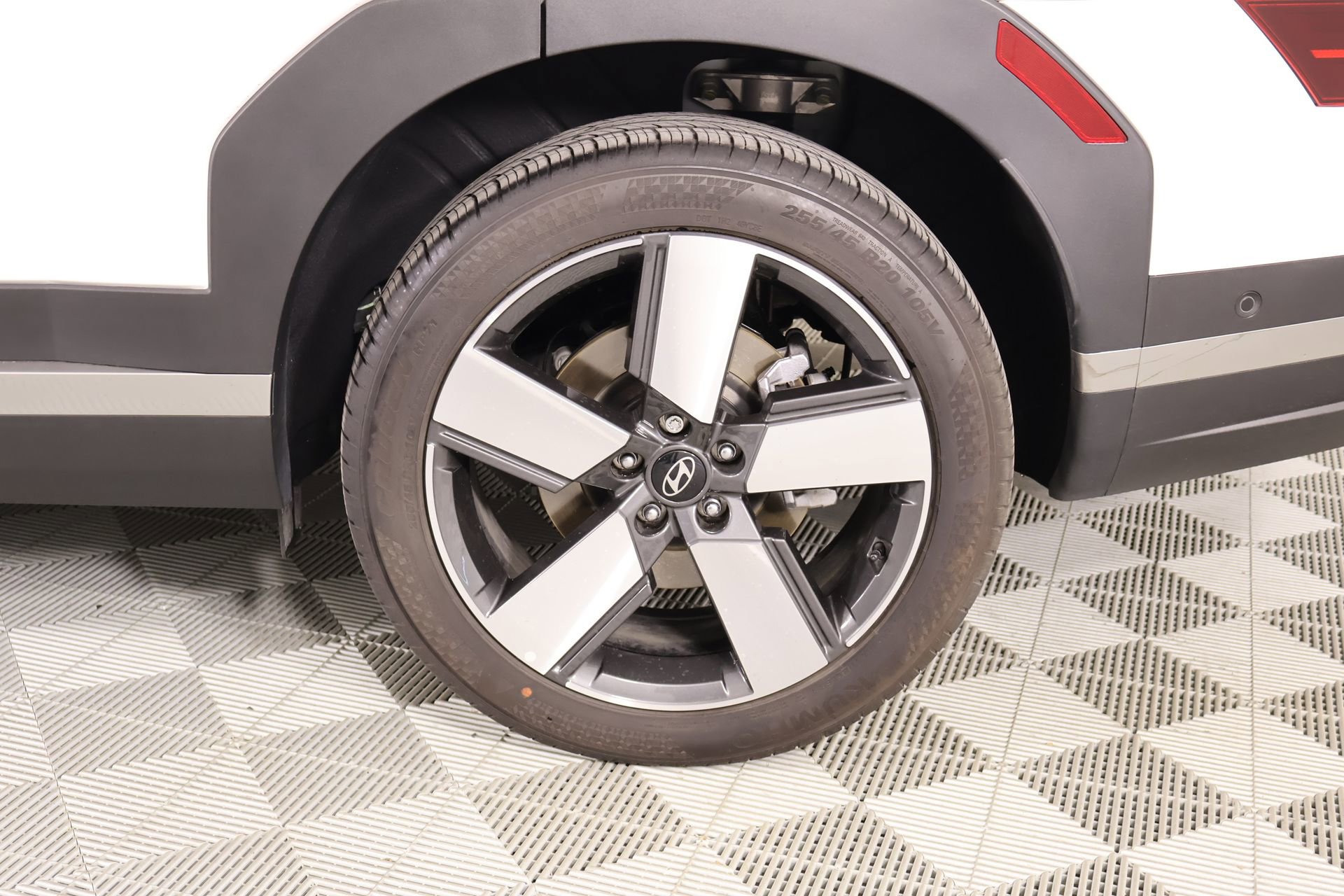 Certified 2025 Hyundai Santa Fe Limited image 20