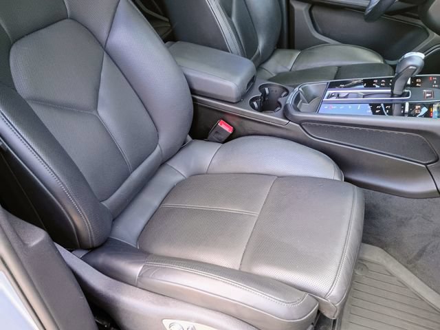 Used 2022 Porsche Macan AWD/4WD image 56