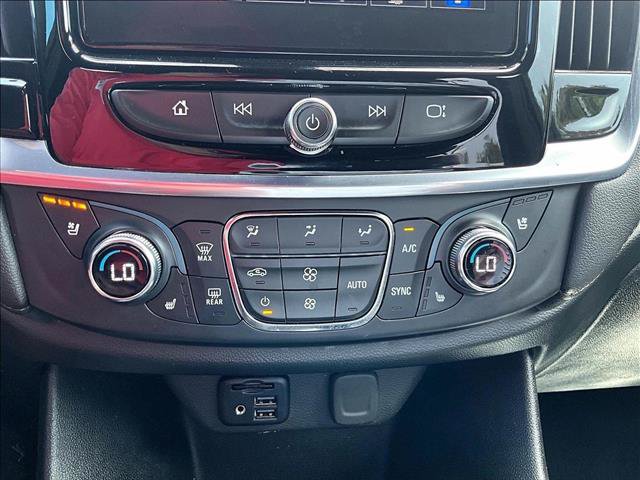 Used 2022 Chevrolet Traverse High Country FWD image 24