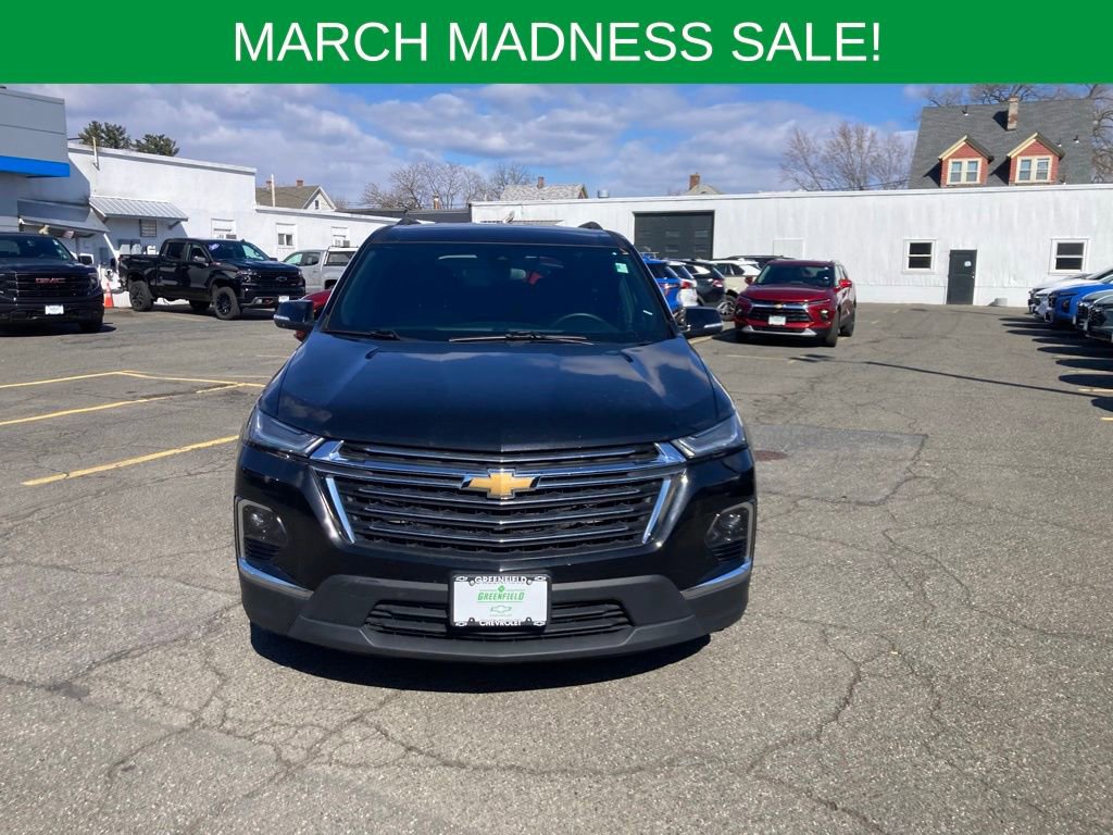 Used 2023 Chevrolet Traverse LT image 2
