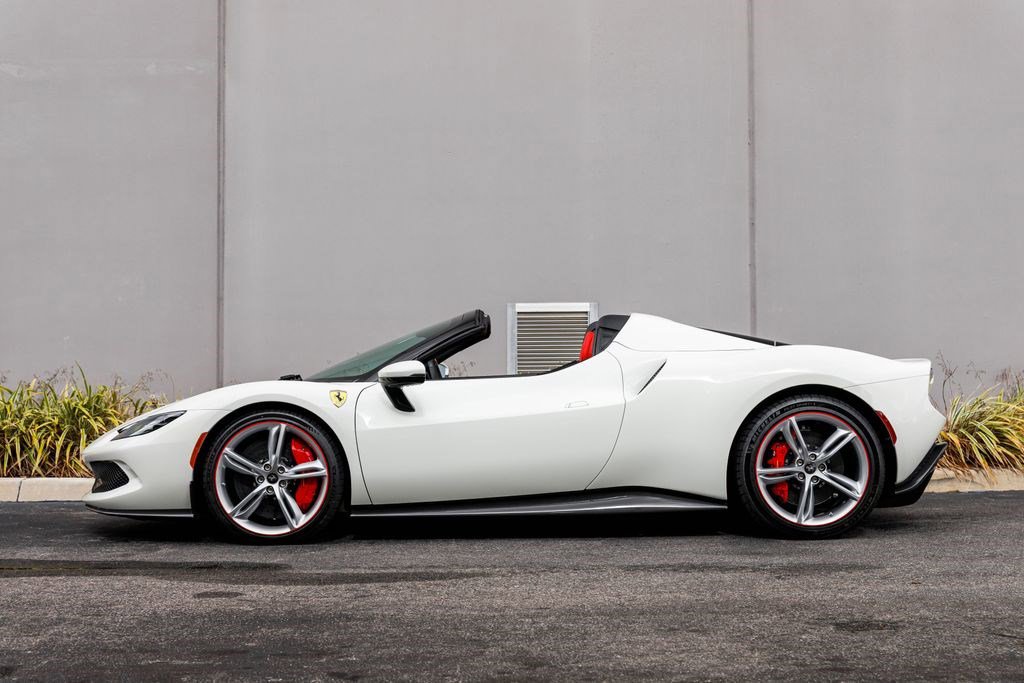 Used 2024 Ferrari 296 GTS RWD image 2