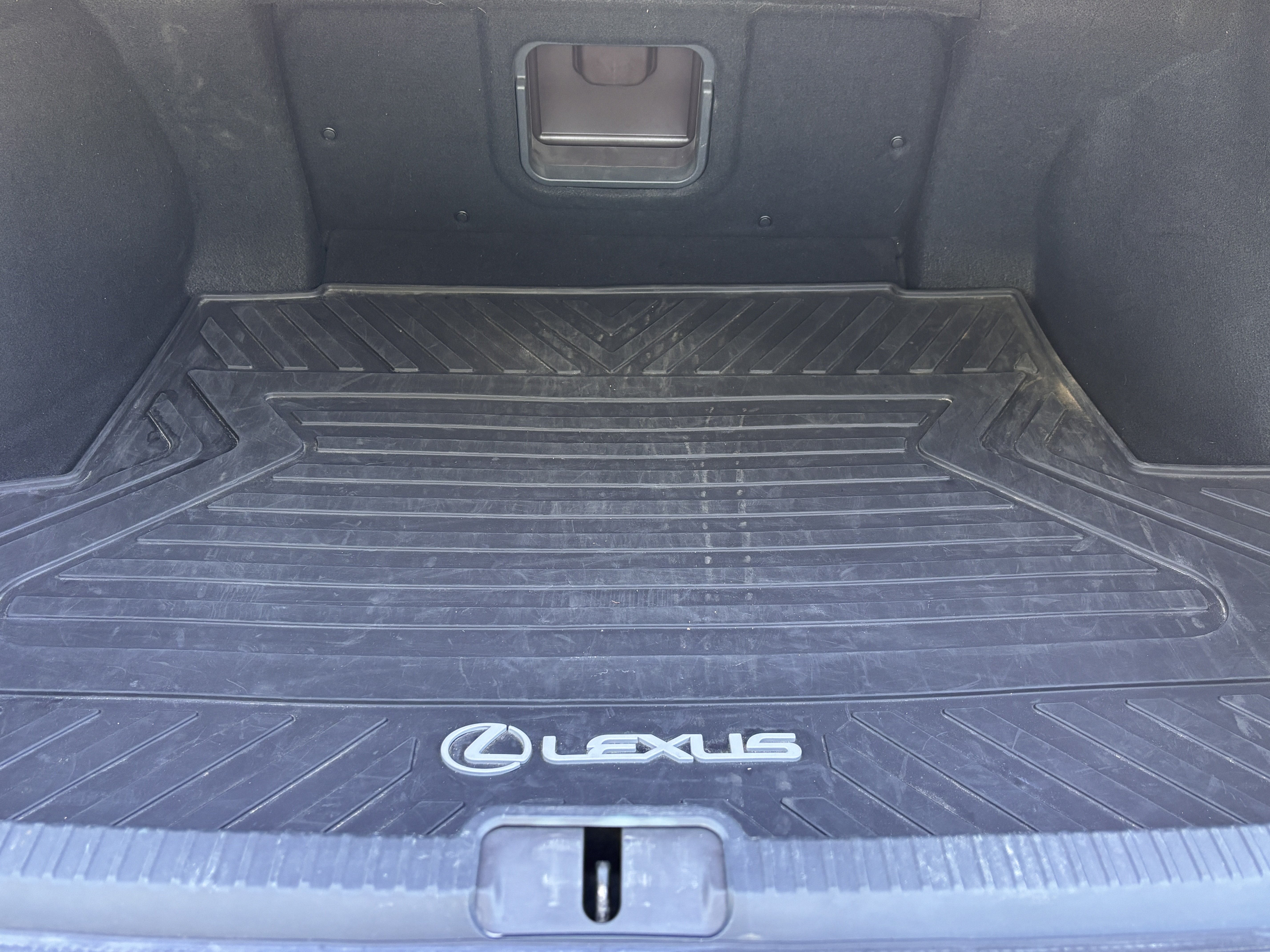 Used 2019 Lexus ES 300h Ultra Luxury FWD image 36