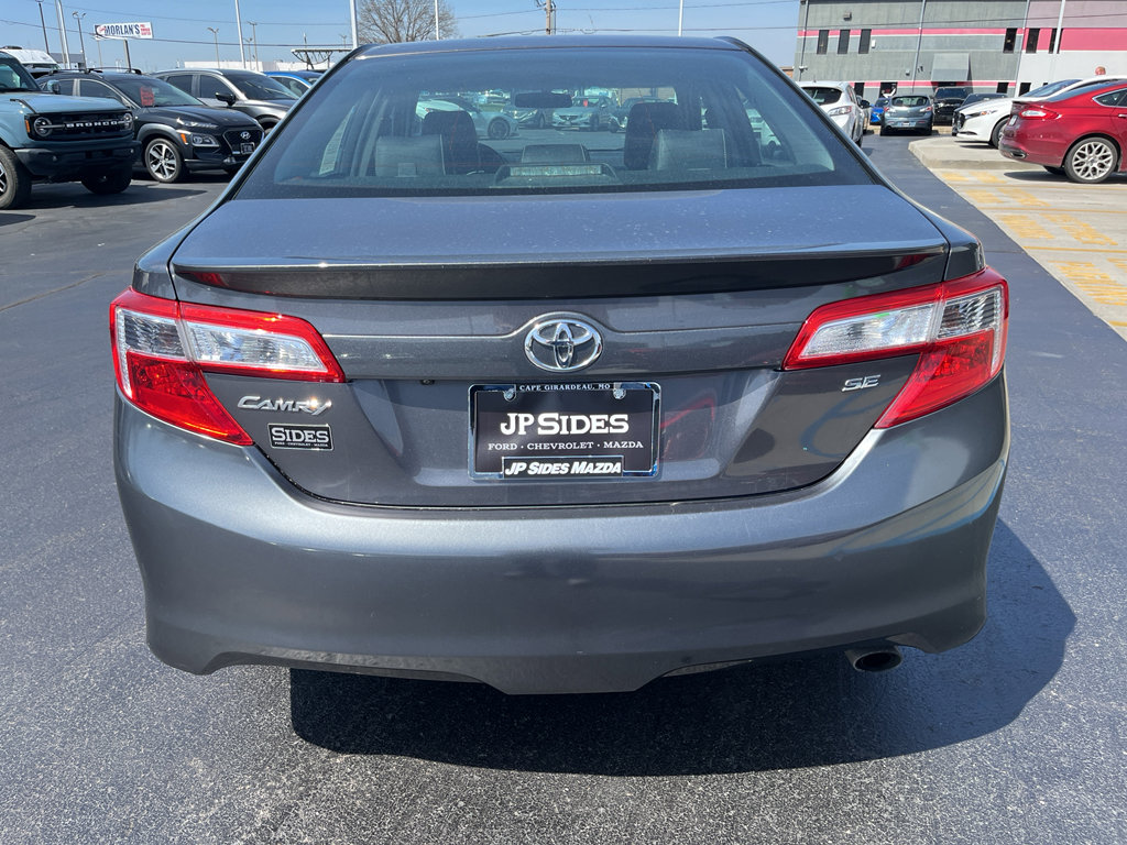 Used 2014 Toyota Camry SE w/ Moonroof Package FWD image 8