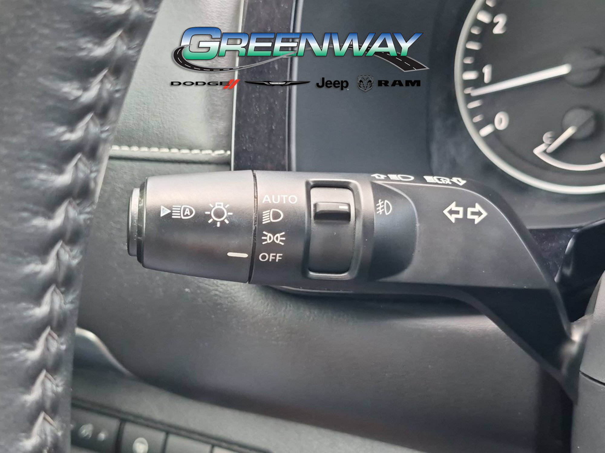Used 2022 Nissan Pathfinder SL w/ SL Premium Package FWD image 23