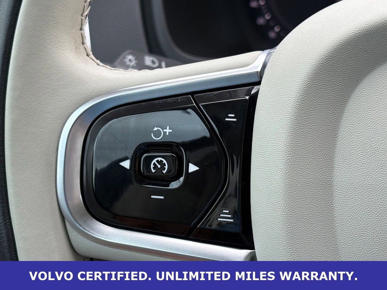 Certified 2023 Volvo XC90 B6 Core w/ Protection Package Premier AWD/4WD image 17