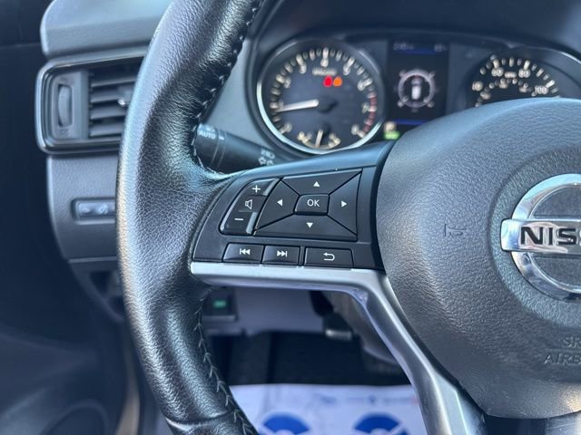 Used 2020 Nissan Rogue SV w/ Premium Package image 17