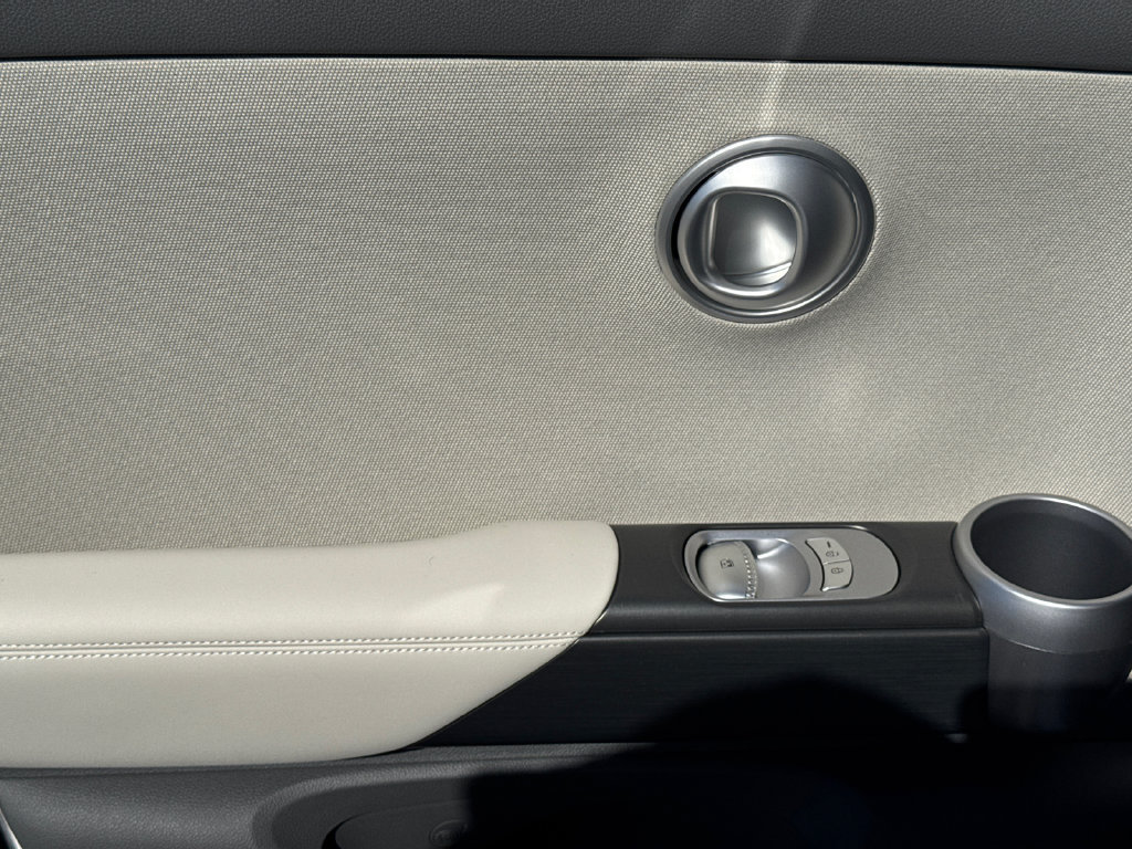 New 2027 Genesis GV60 RWD image 22