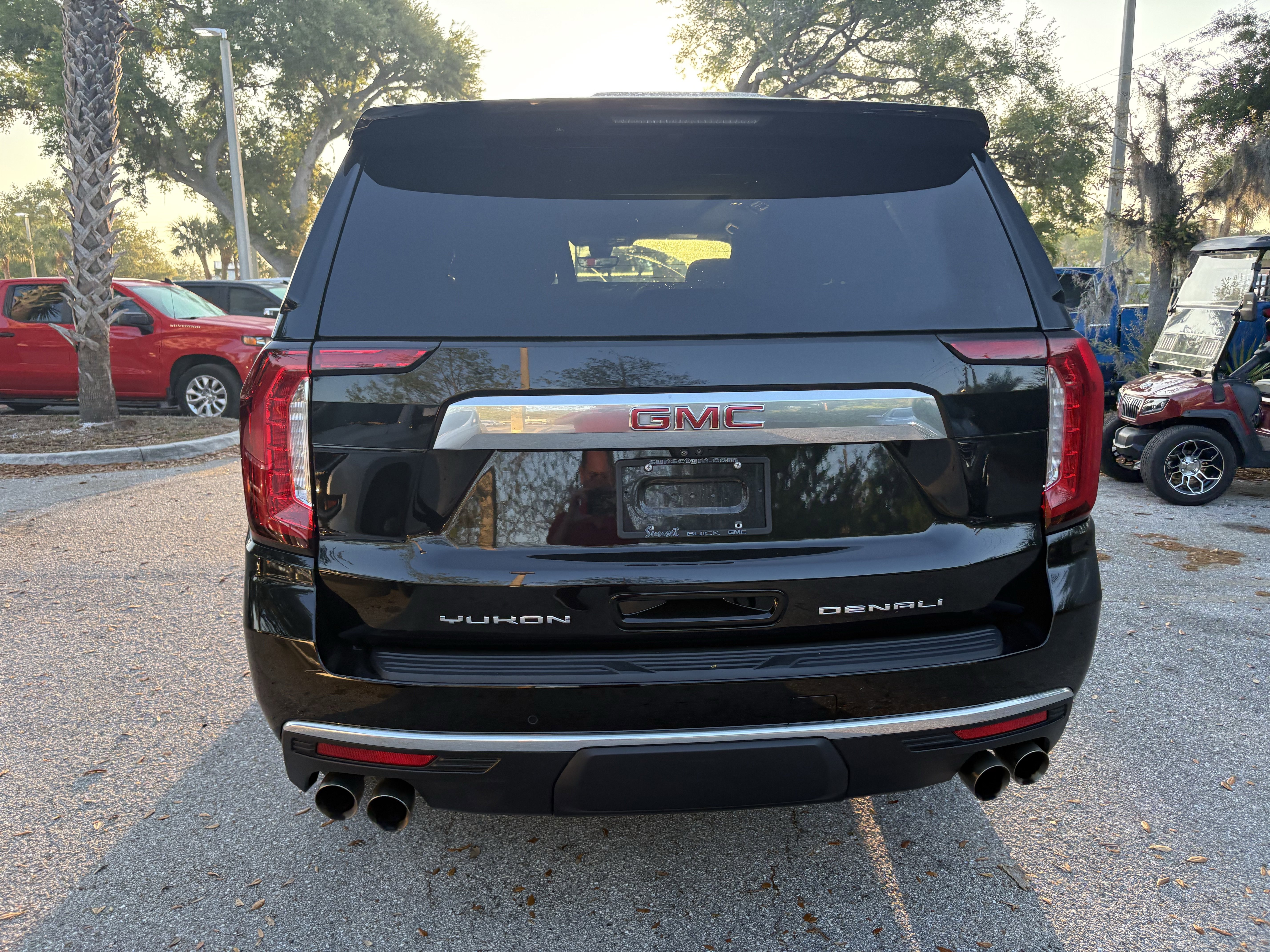 Used 2021 GMC Yukon Denali w/ Denali Premium Package image 6