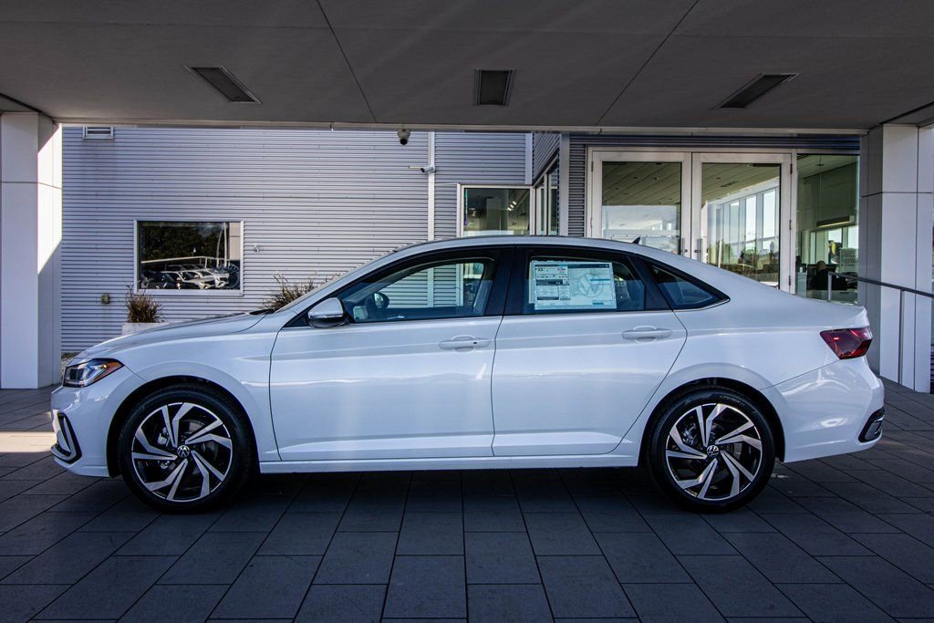 New 2026 Volkswagen Jetta SEL FWD image 12