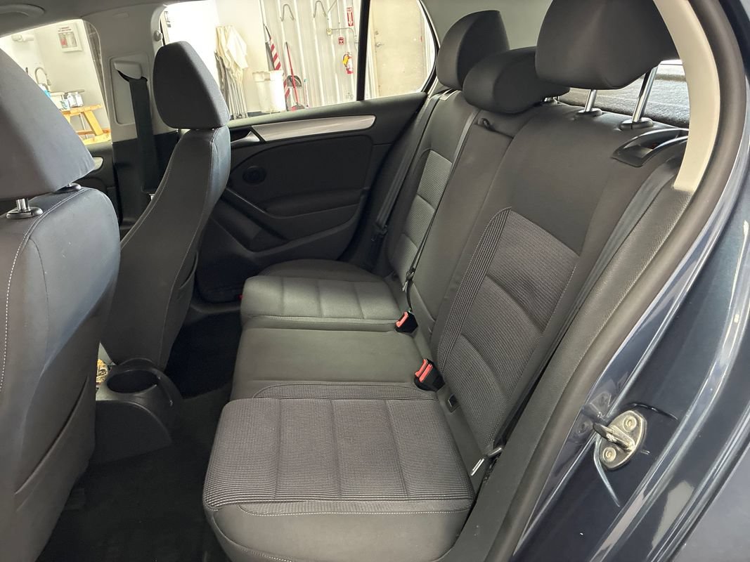 Used 2011 Volkswagen Golf 4-Door FWD image 14