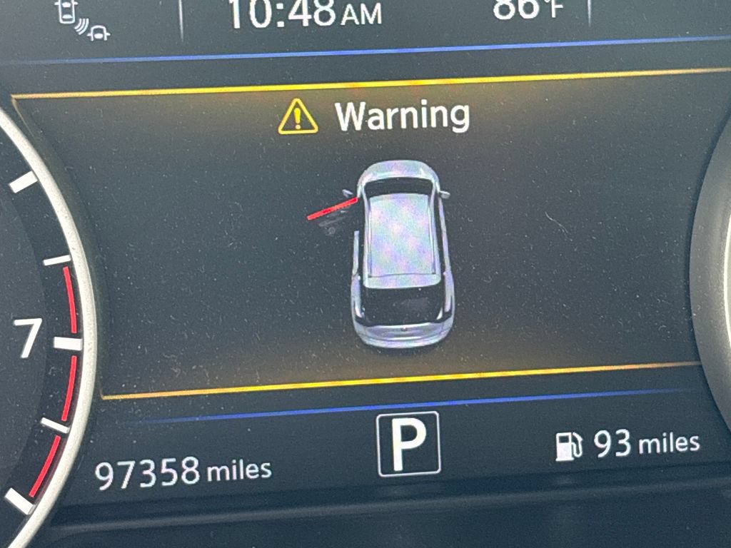 Used 2016 Nissan Murano Platinum w/ Platinum Technology Package FWD image 10
