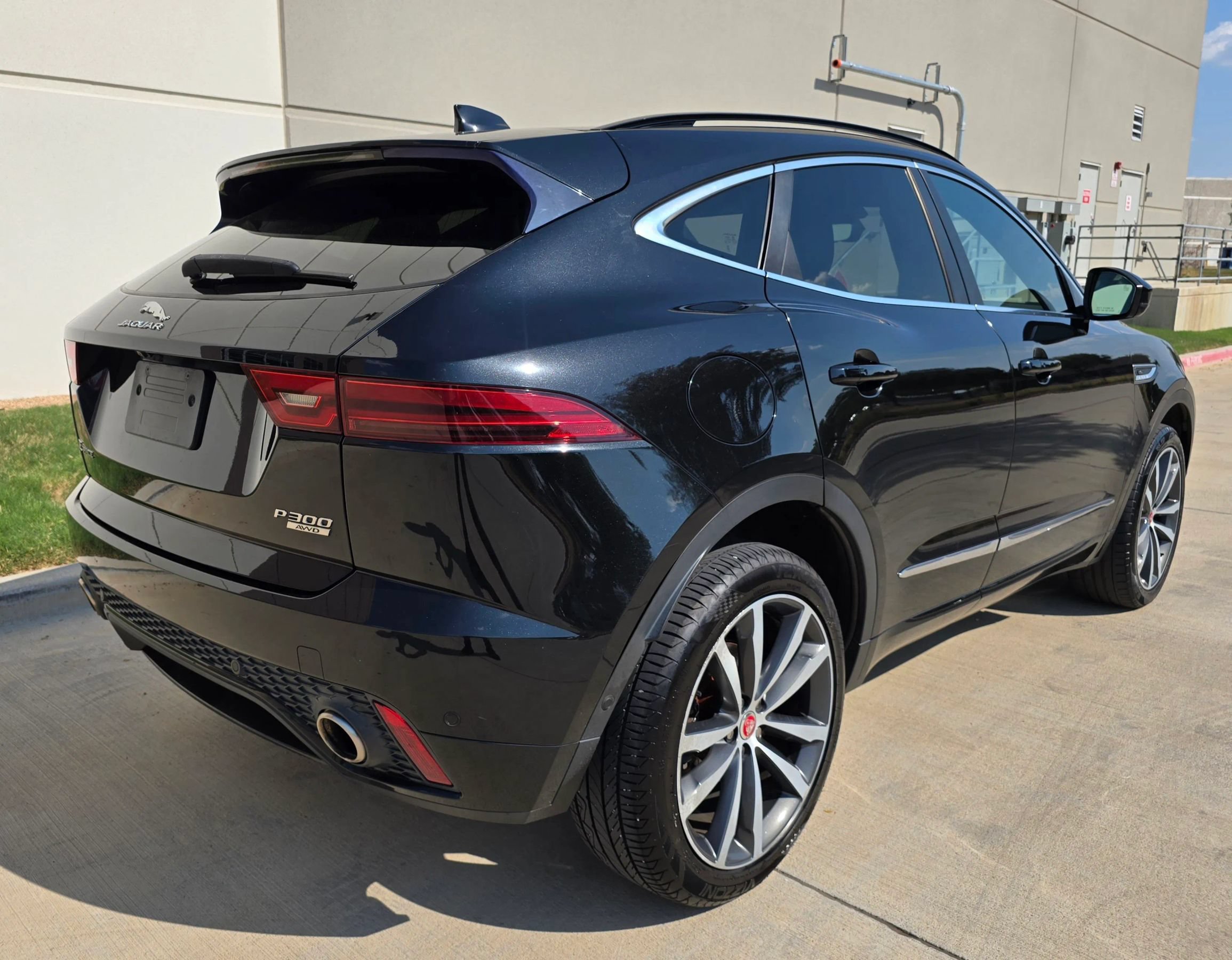 Used 2018 Jaguar E-PACE R-Dynamic HSE AWD/4WD image 7