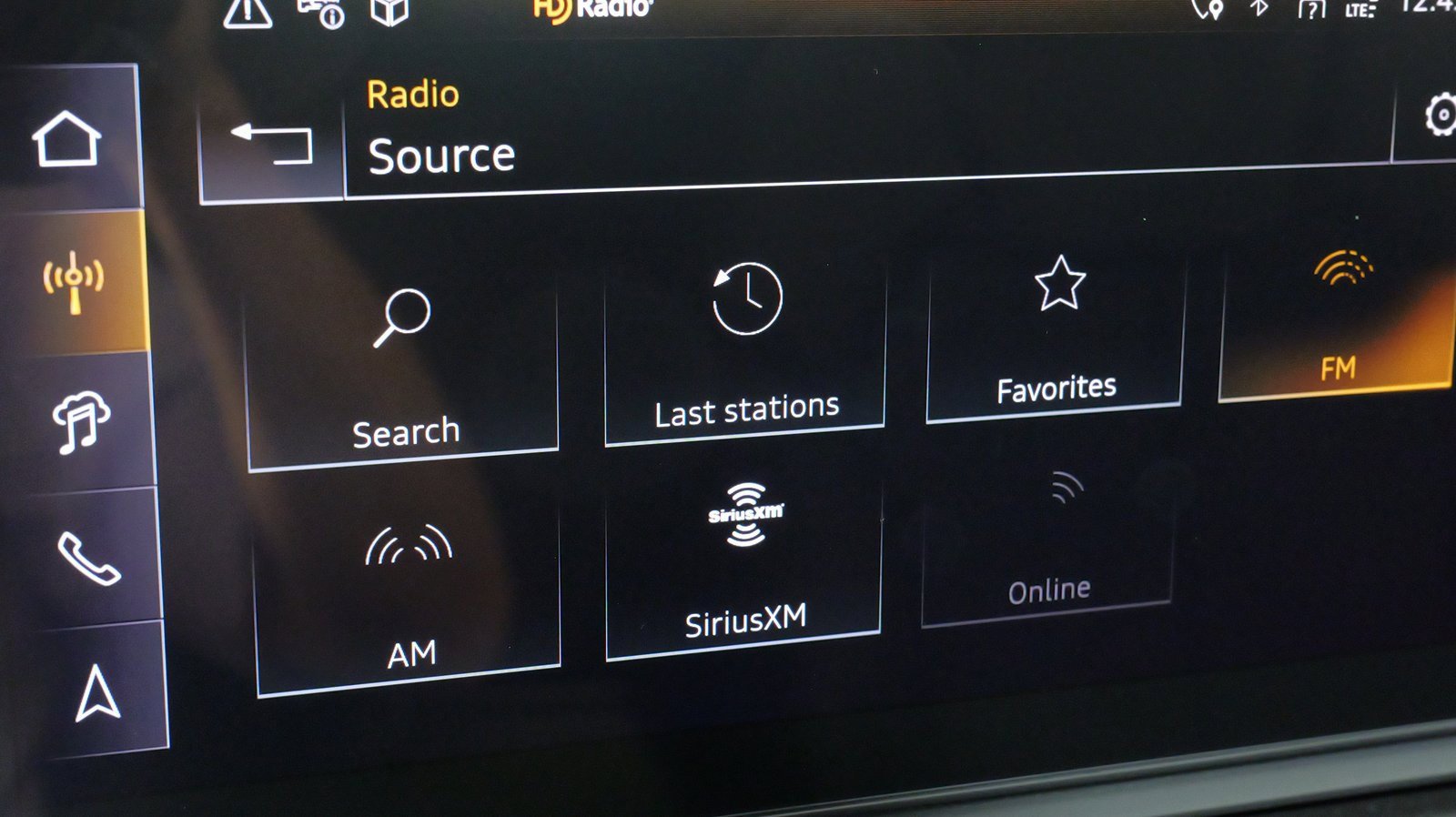 Used 2024 Audi Q5 e Premium Plus w/ Premium Plus Package image 59