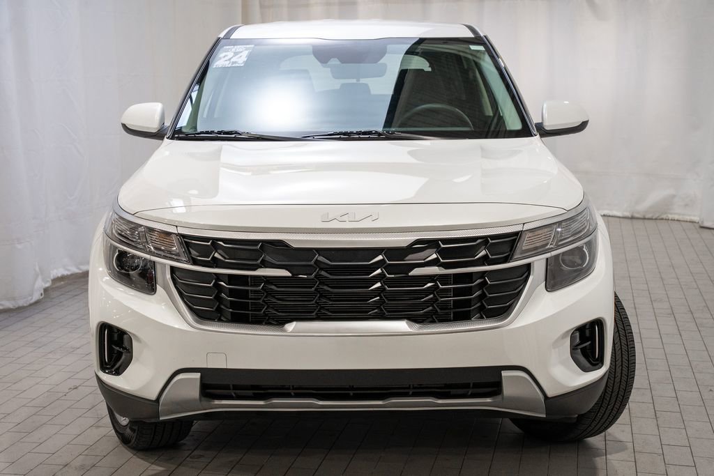 Certified 2024 Kia Seltos LX image 2