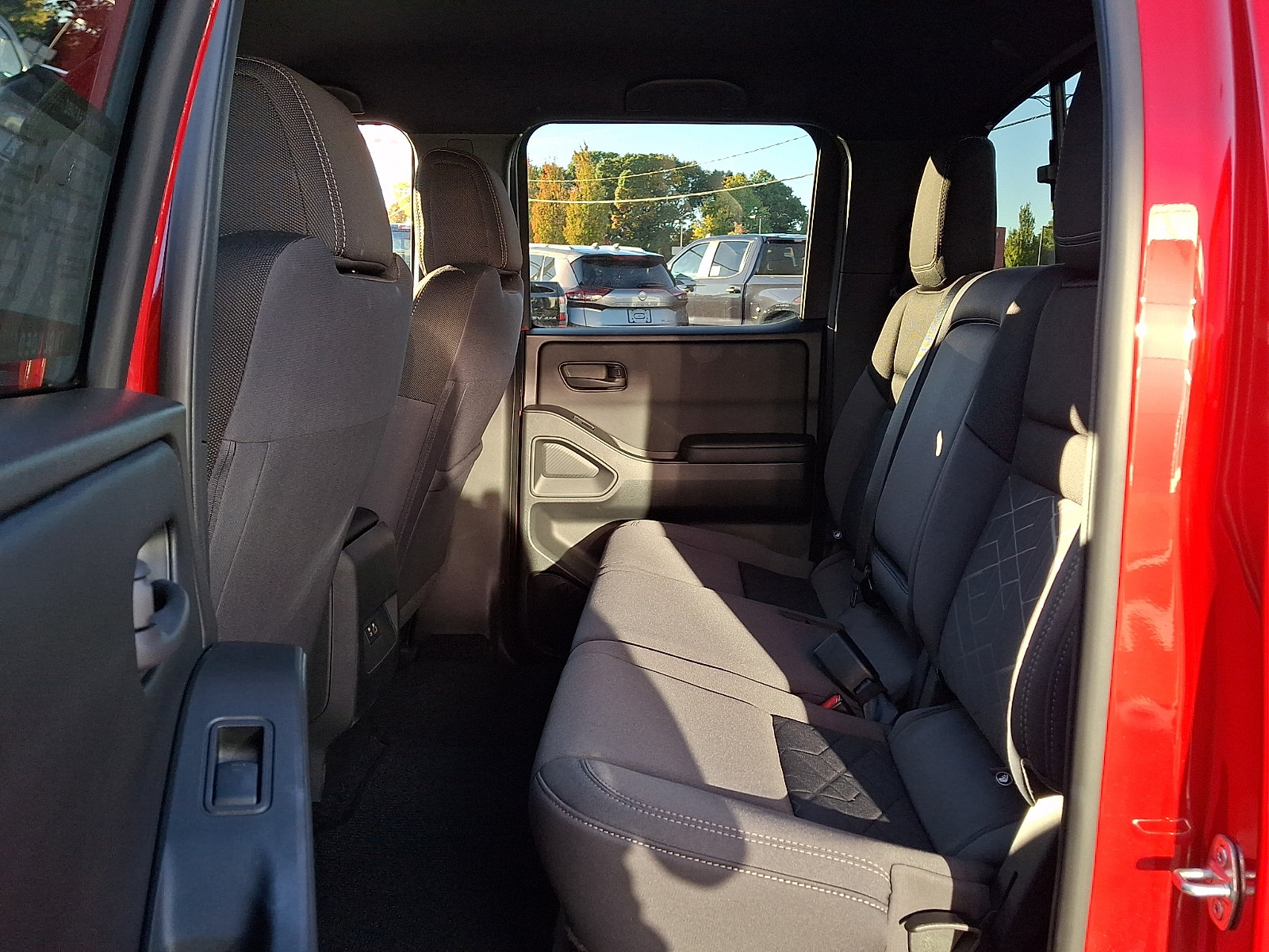 Certified 2026 Nissan Frontier SV w/ Tow Package AWD/4WD image 11