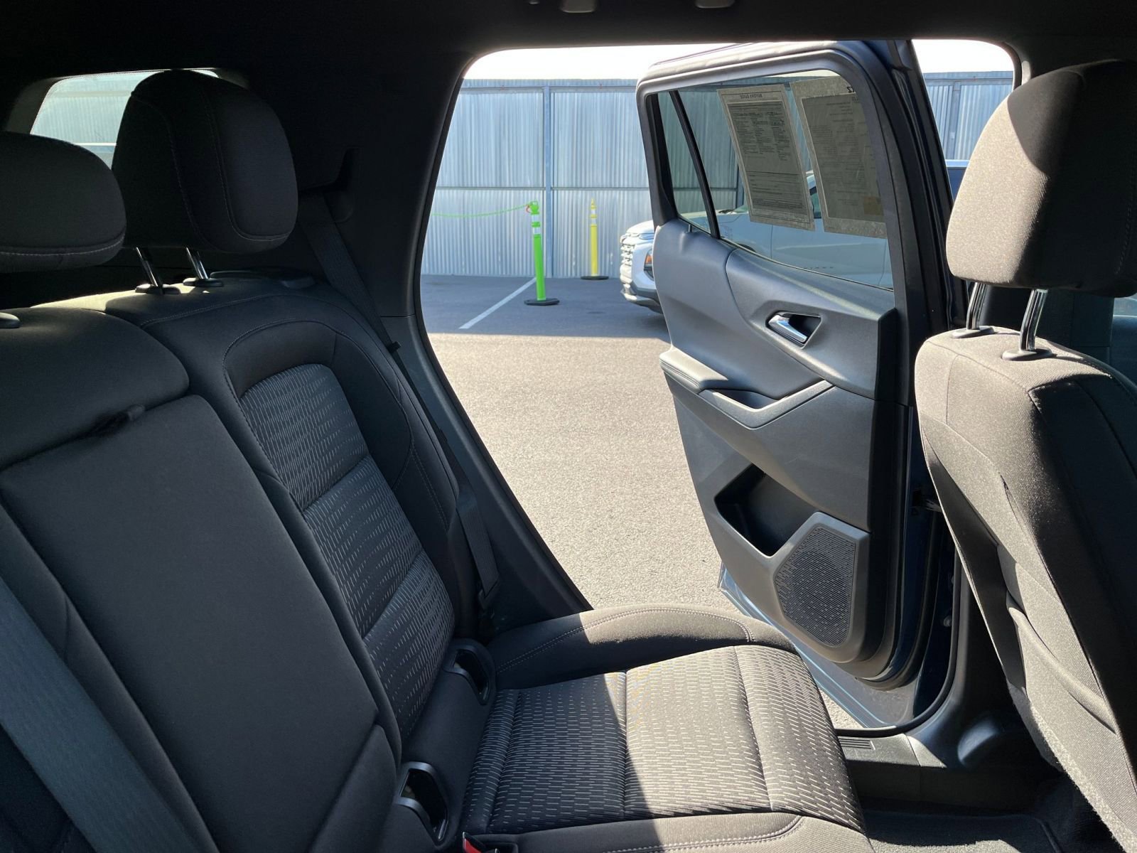 Used 2025 Chevrolet Equinox LT image 36