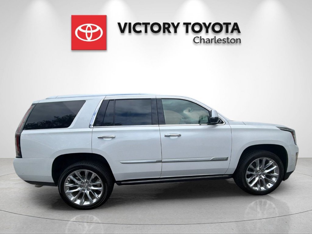 Used 2020 Cadillac Escalade Premium Luxury AWD/4WD image 6
