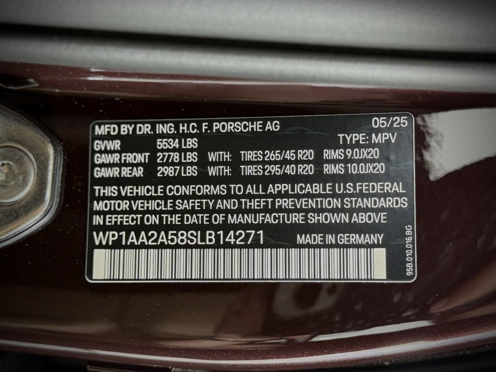 New 2025 Porsche Macan image 32