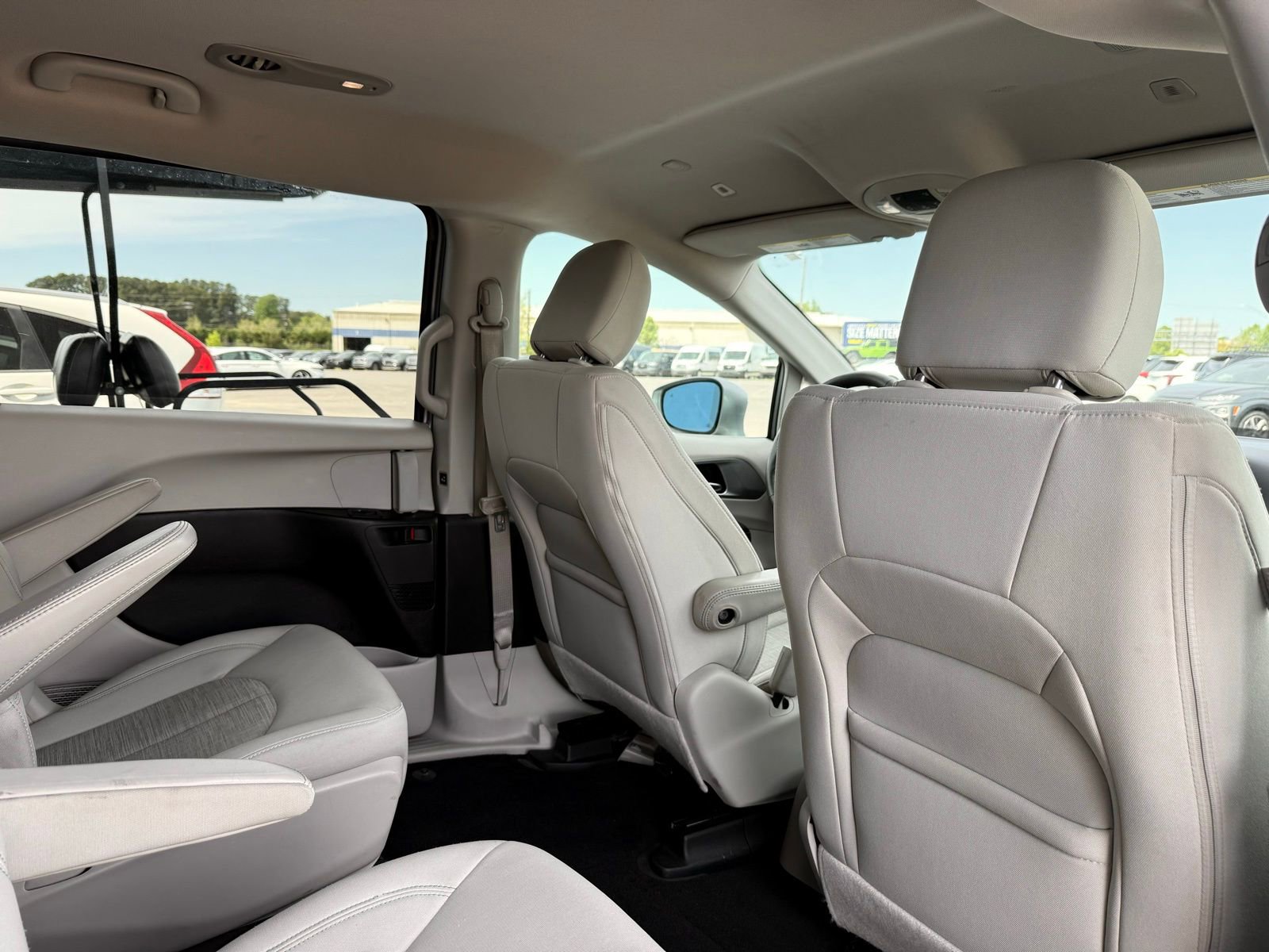 Used 2018 Chrysler Pacifica Touring Plus image 25