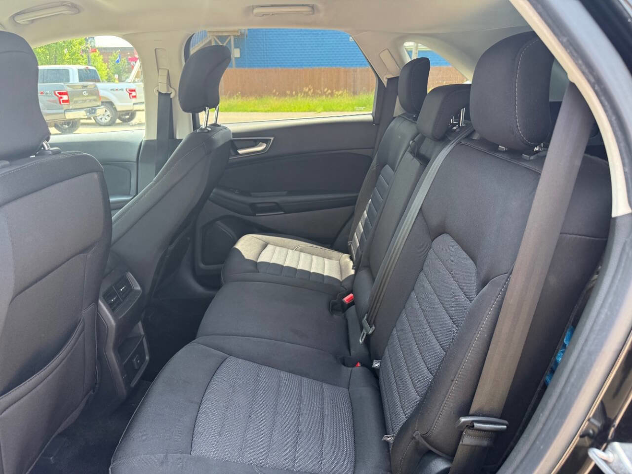 Used 2016 Ford Edge SE image 24