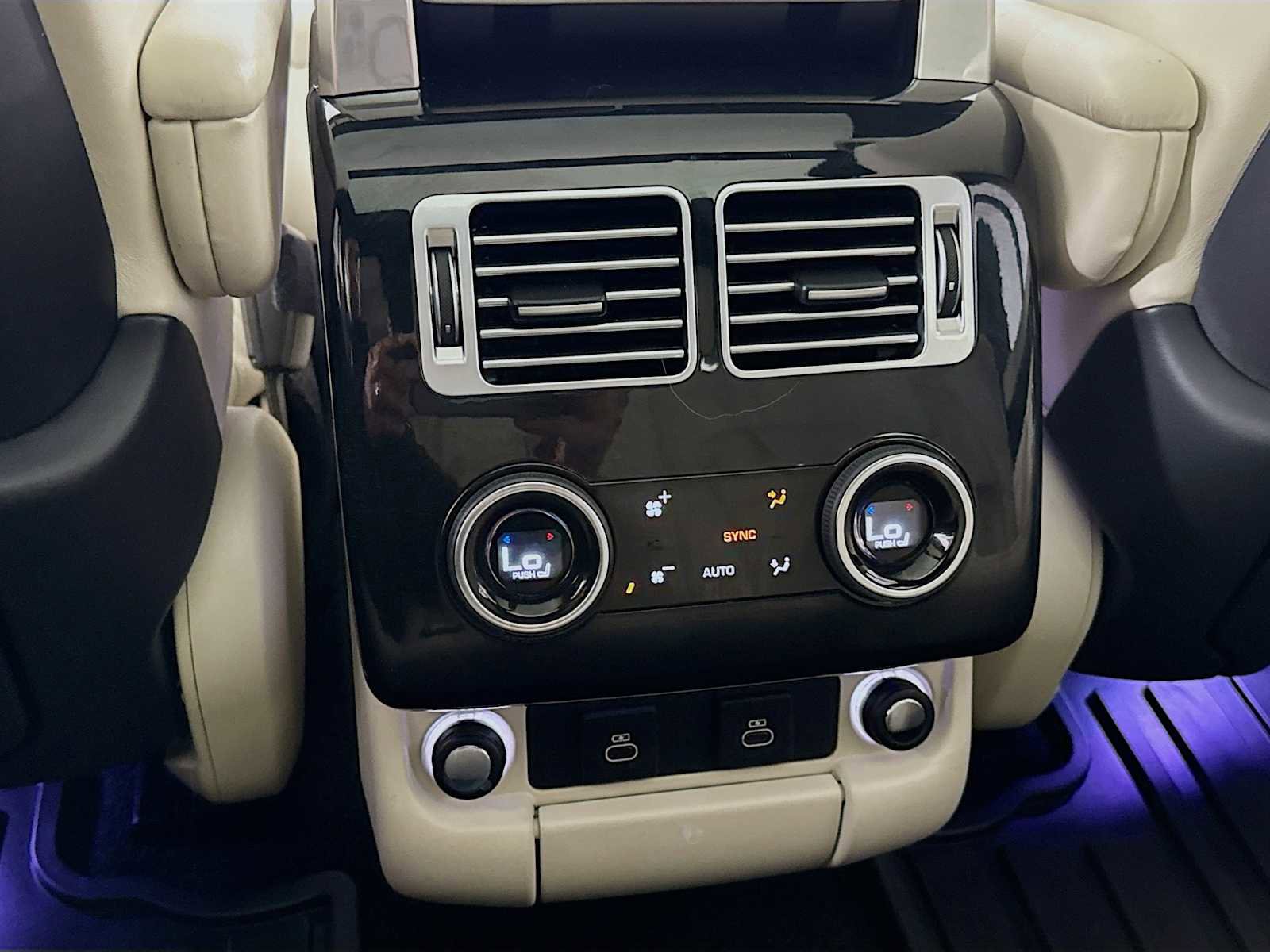 Used 2022 Land Rover Range Rover P525 Westminster Edition image 25