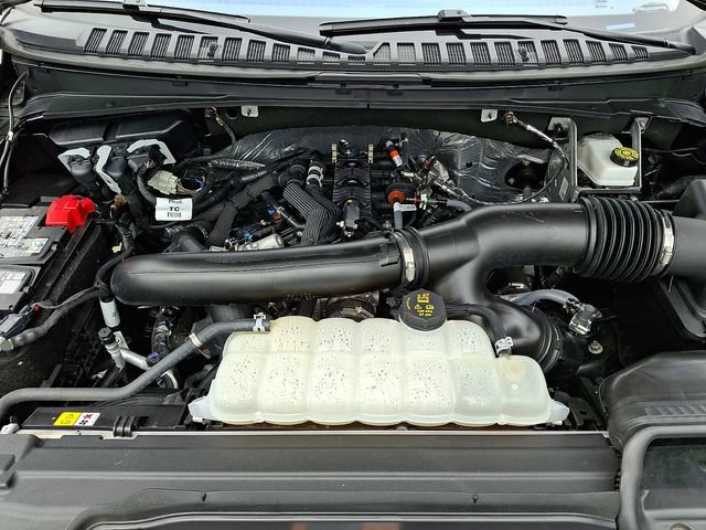 Certified 2025 Ford Expedition Active AWD/4WD image 29