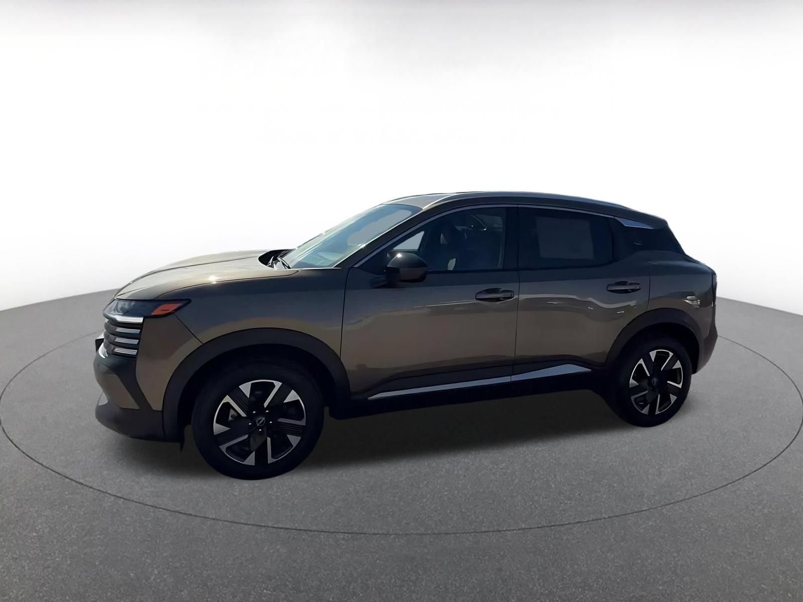 Used 2026 Nissan Kicks SV w/ Cold Weather Package AWD/4WD image 7