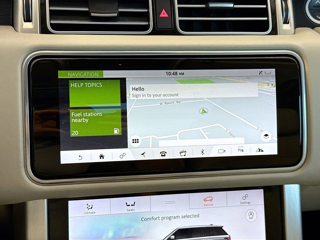 Used 2020 Land Rover Range Rover HSE image 16