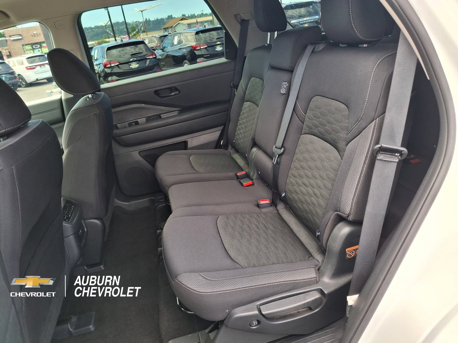 Used 2024 Nissan Pathfinder SV AWD/4WD image 16