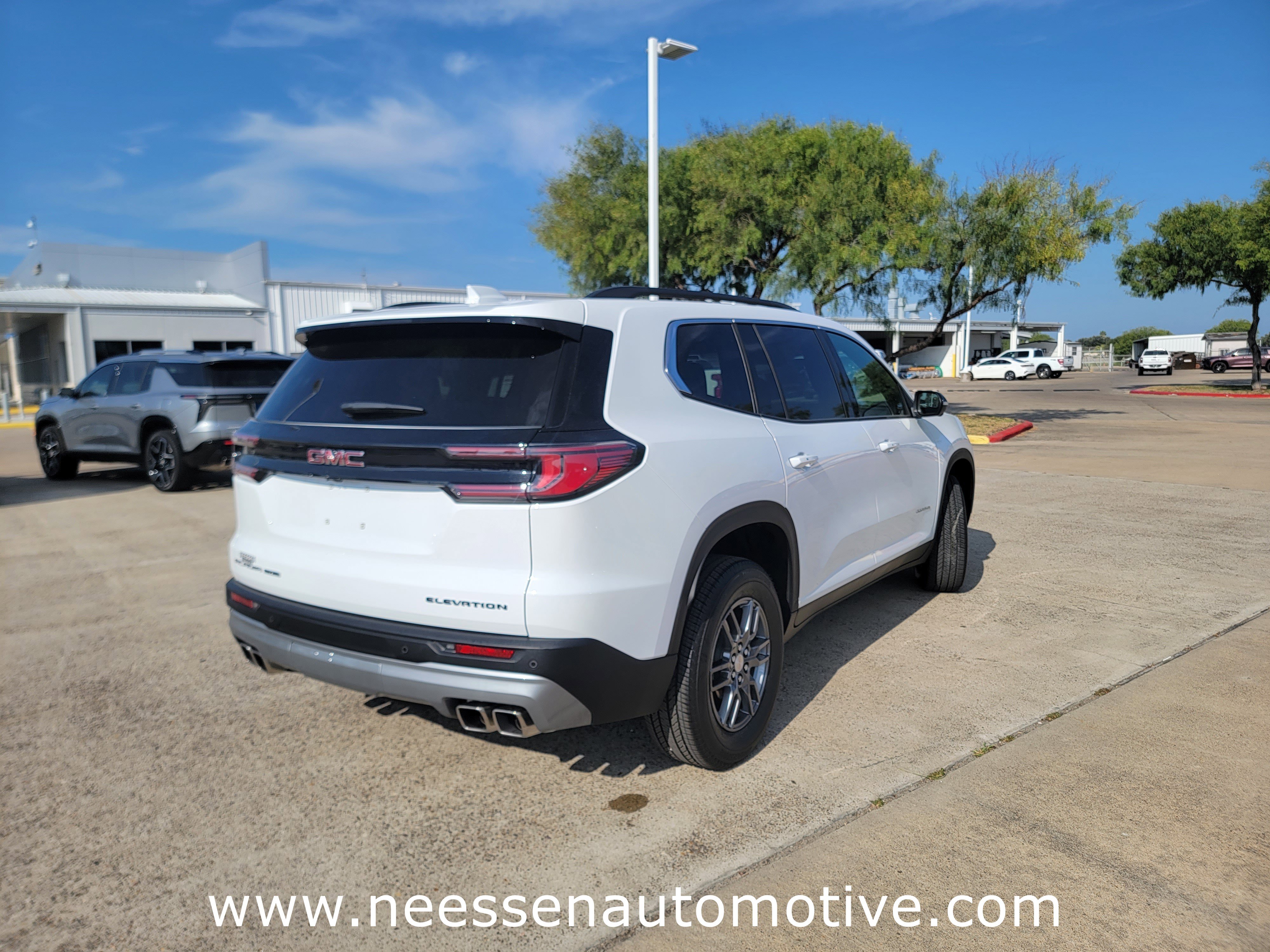 Used 2025 GMC Acadia Elevation image 7