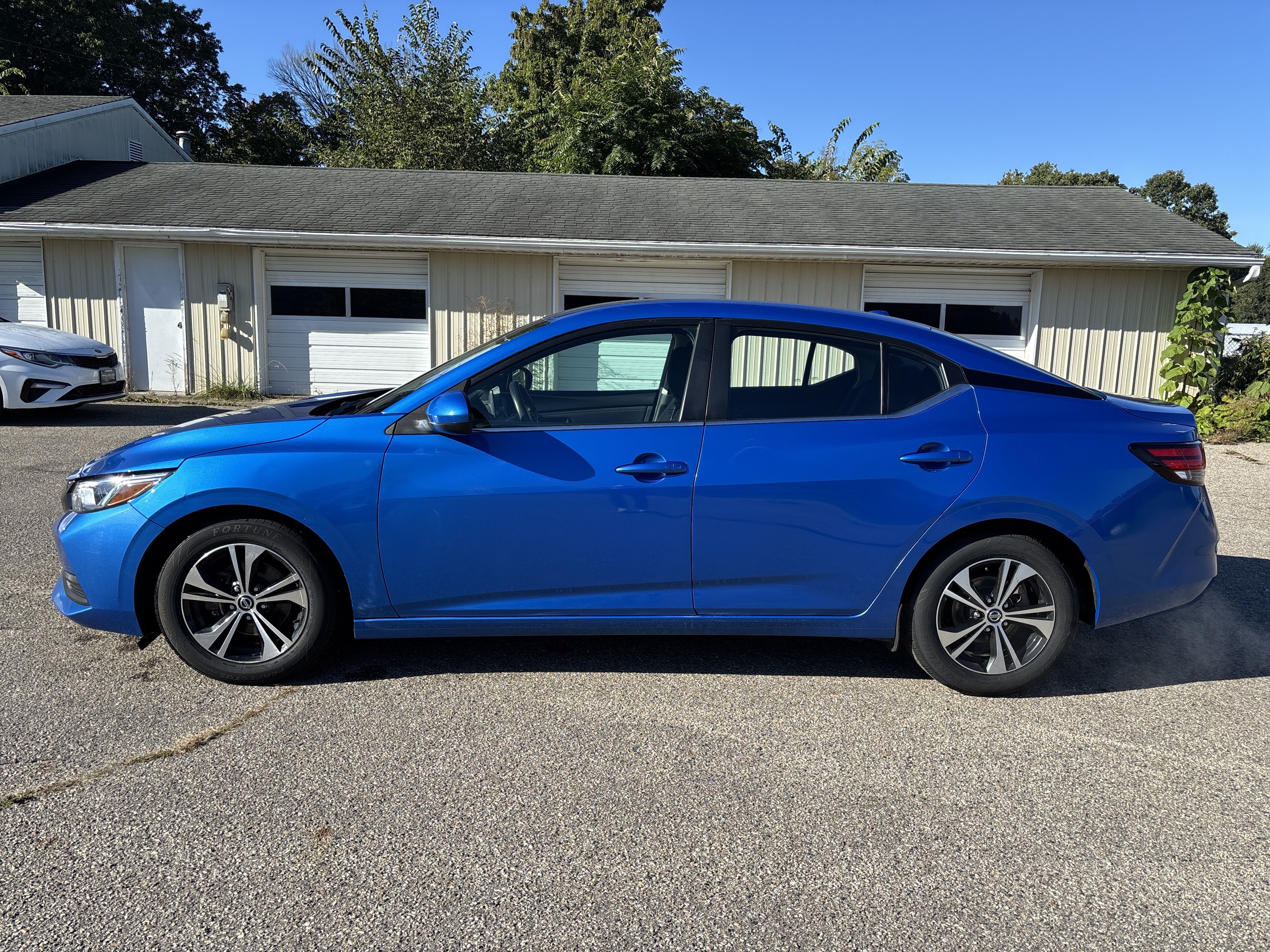 Used 2023 Nissan Sentra SV FWD image 9