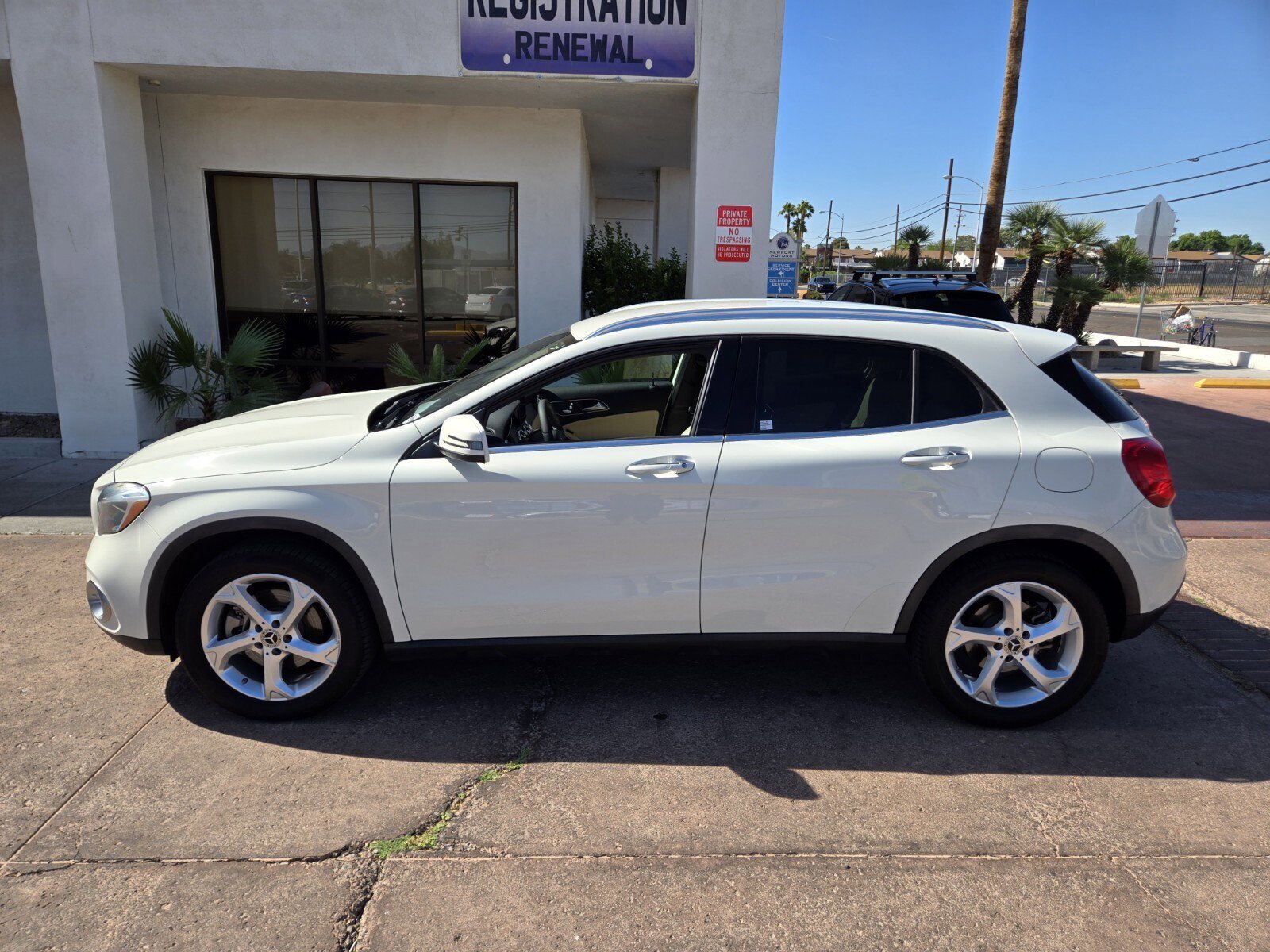 Used 2018 Mercedes-Benz GLA 250 4MATIC w/ Premium Package image 2