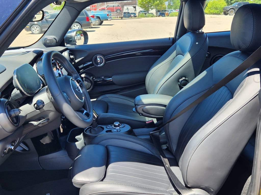 Used 2024 MINI Cooper SE FWD image 8