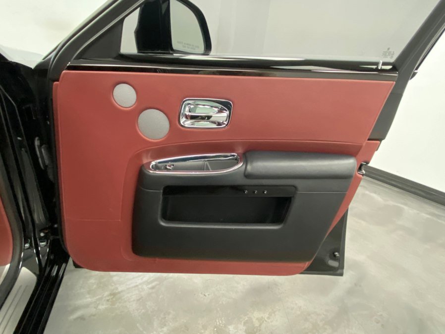 Used 2015 Rolls-Royce Ghost image 48