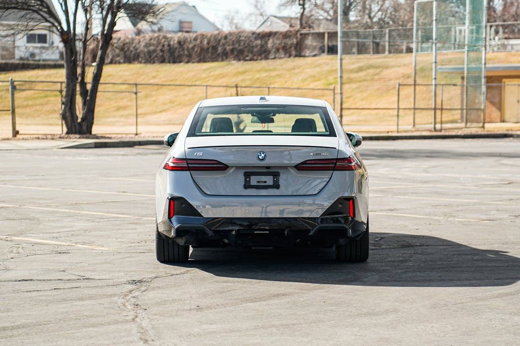 Used 2025 BMW i5 xDrive40 w/ M Sport Package image 6