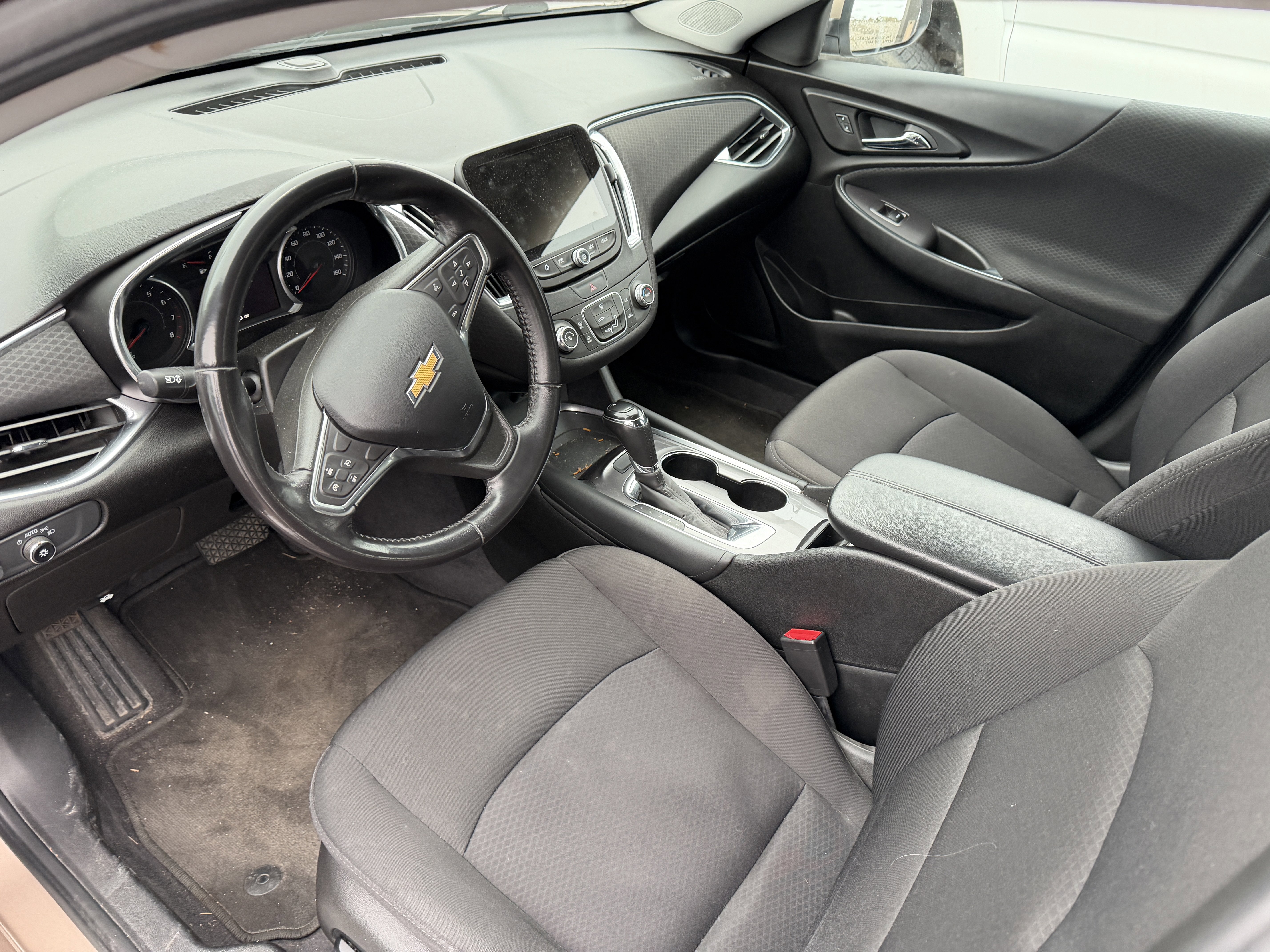 Used 2018 Chevrolet Malibu LT image 12