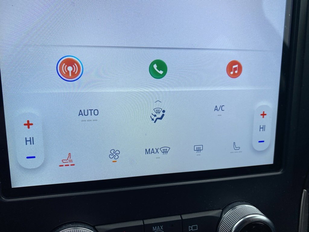 Used 2024 Ford Edge SEL image 33