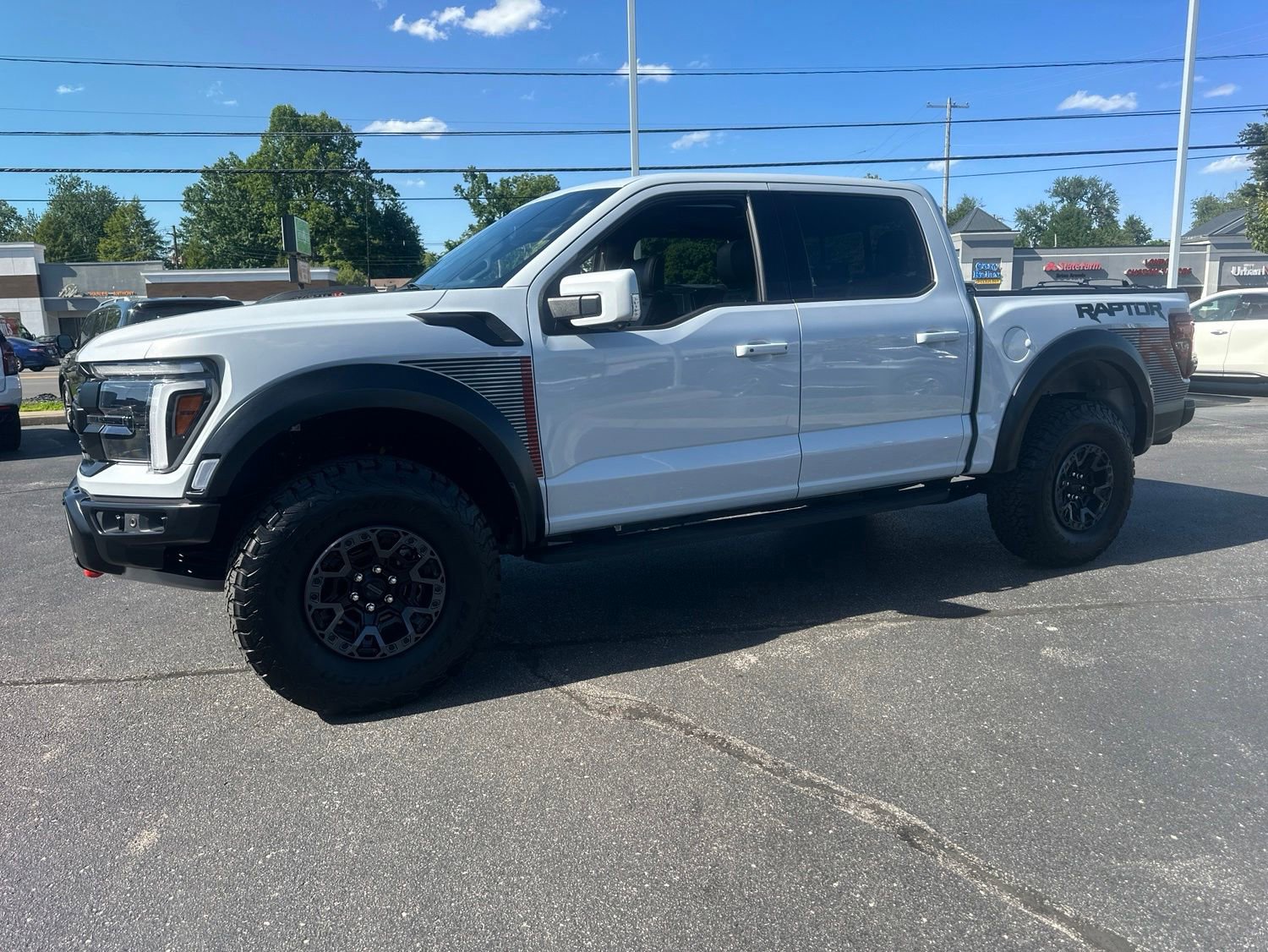 Used 2025 Ford F150 Raptor w/ Equipment Group 803A Raptor R AWD/4WD image 6