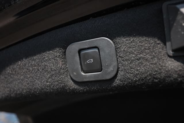 Used 2020 Lincoln Continental AWD w/ Premium Package image 57