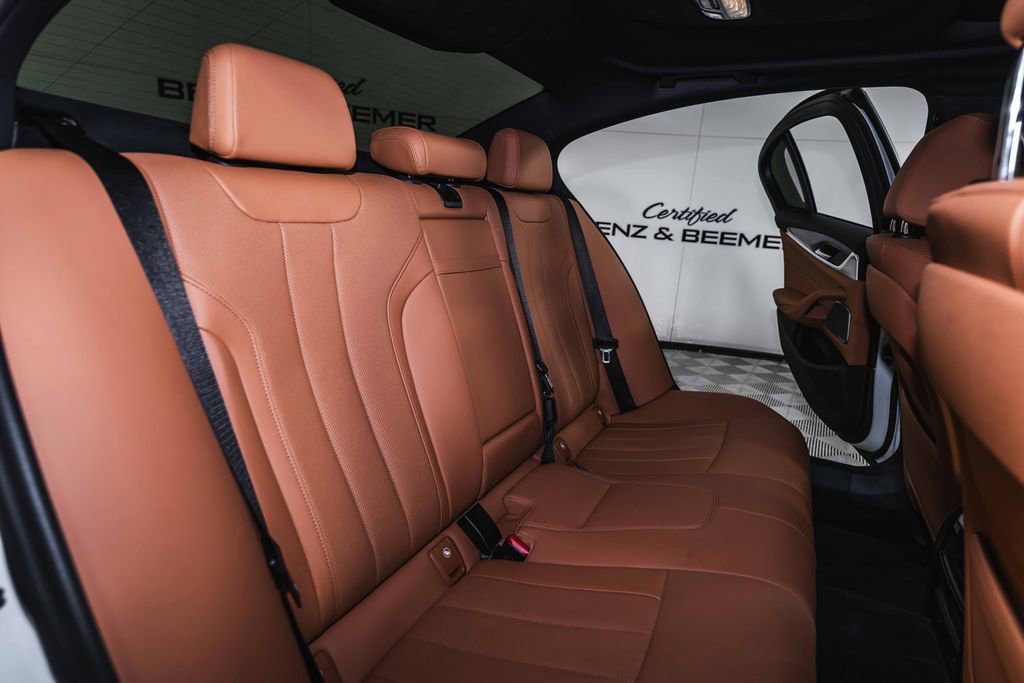 Used 2023 BMW 540i w/ Premium Package image 19
