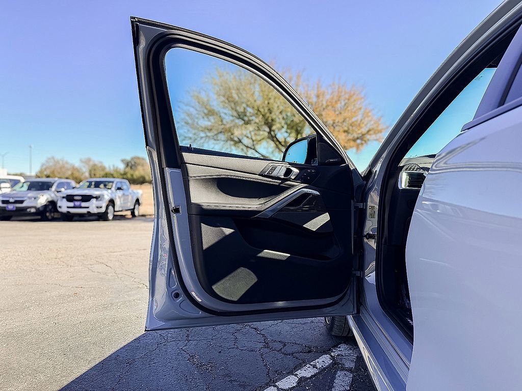 Used 2025 BMW X6 M60i image 23