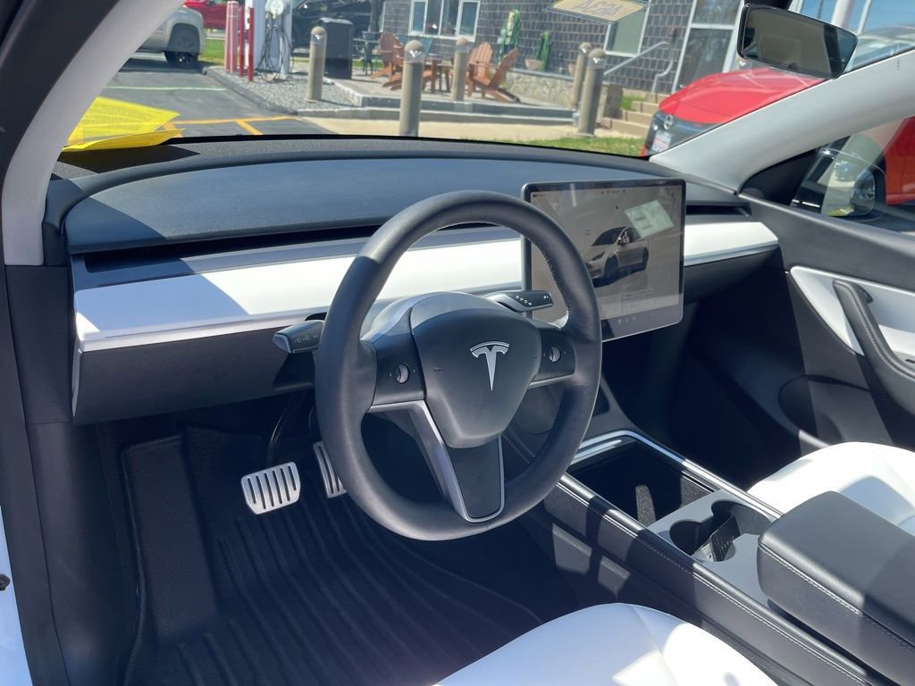 Used 2022 Tesla Model Y Performance image 10