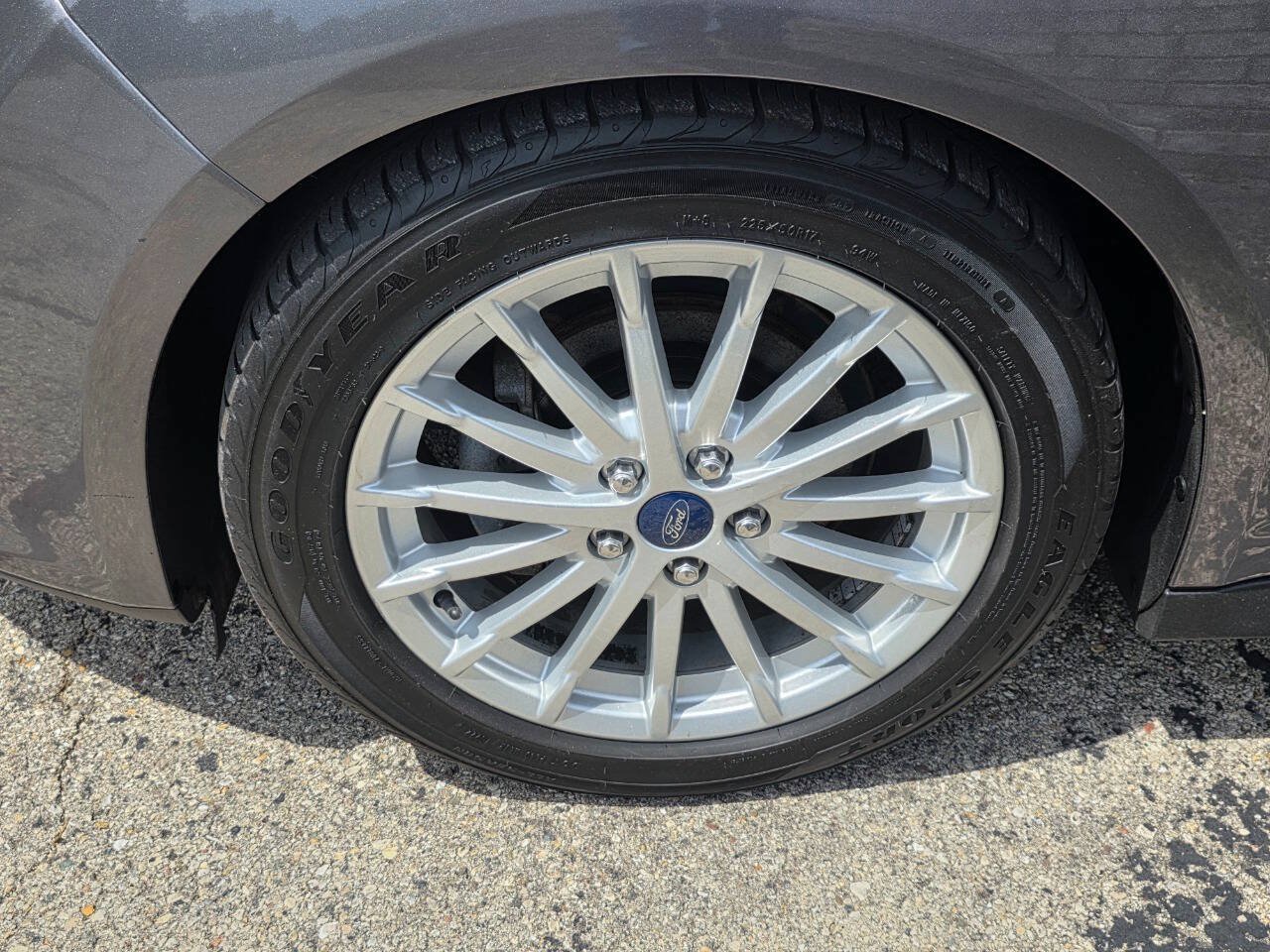 Used 2013 Ford C-MAX SEL FWD image 23