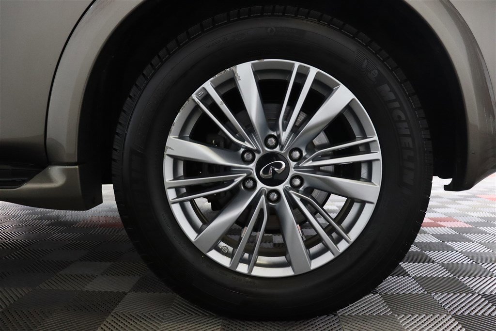 Used 2019 INFINITI QX80 Luxe image 38