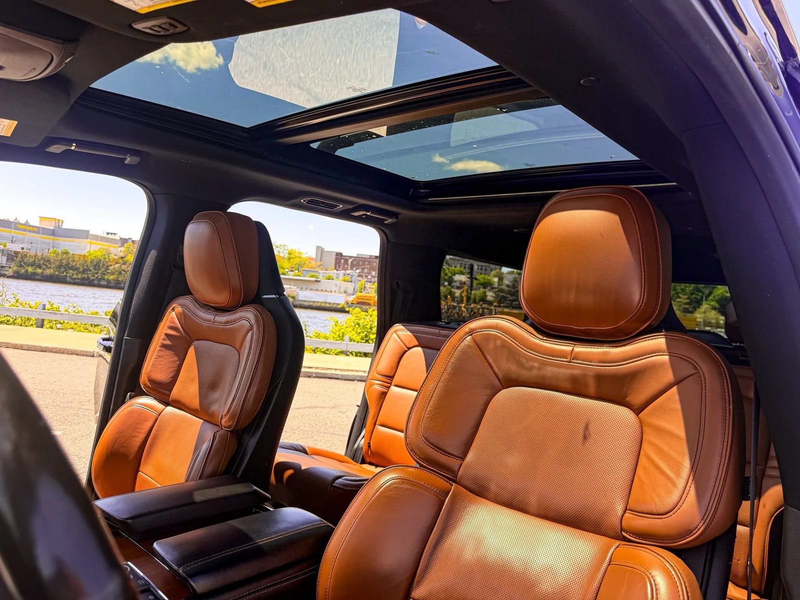 Used 2019 Lincoln Navigator L Reserve w/ Cargo Package AWD/4WD image 32