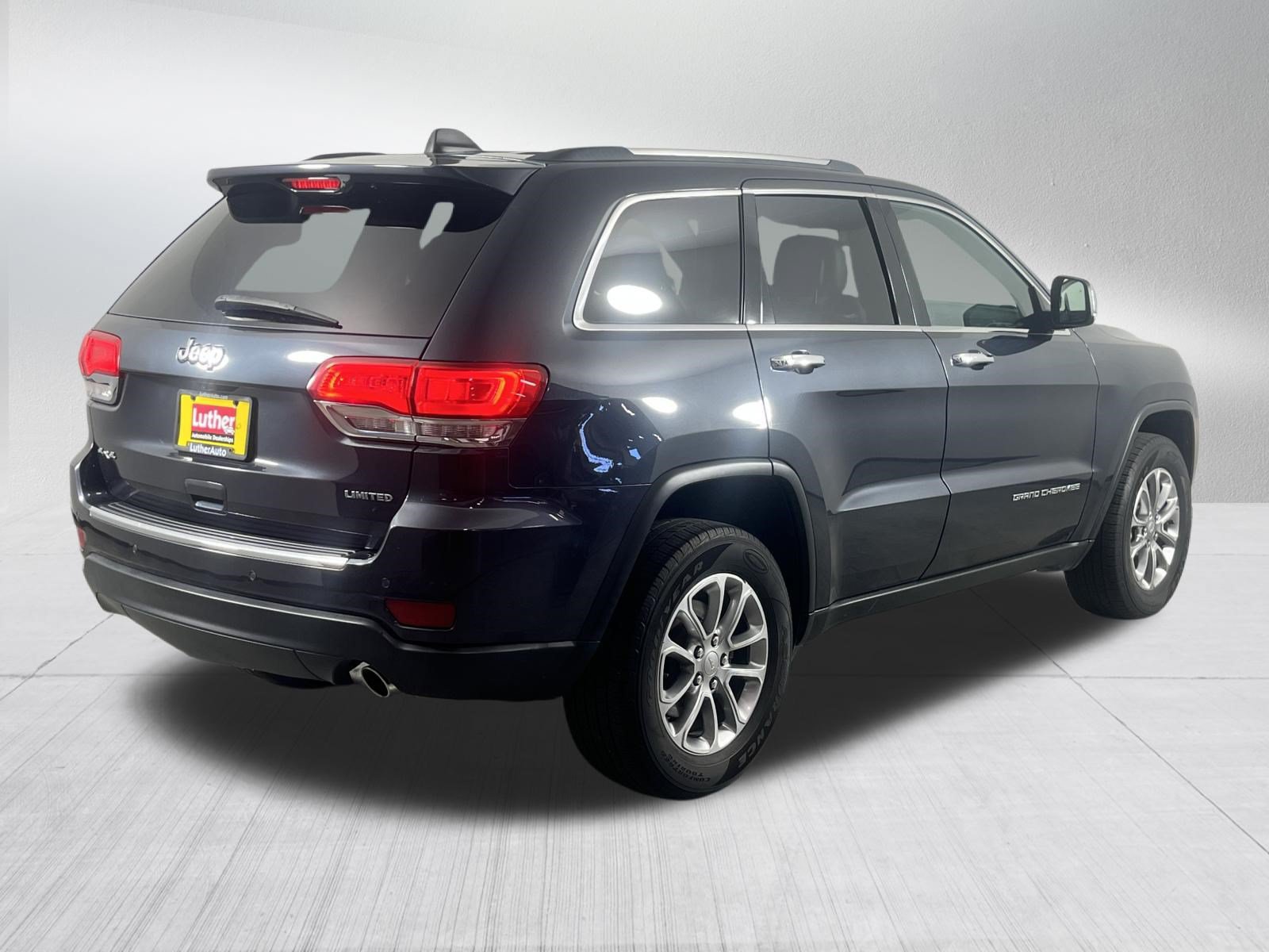 Used 2016 Jeep Grand Cherokee Limited w/ Luxury Group II AWD/4WD image 7