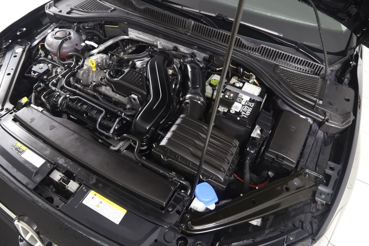 Used 2025 Volkswagen Jetta SE w/ Sunroof Package FWD image 20