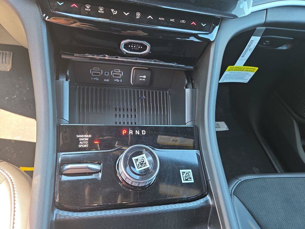 New 2026 Jeep Grand Cherokee Altitude AWD/4WD image 9