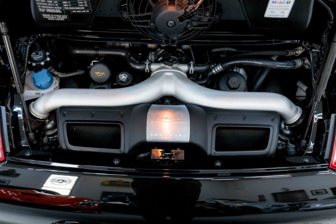 Used 2012 Porsche 911 Turbo image 73